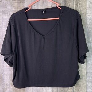 Shein Curve 4XL Cropped Ribbed V-Neck Short Sleeve Black Top